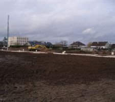 Vue depuis ce qui devrait &ecirc;tre l'entr&eacute;e et/ou sortie de notre rue