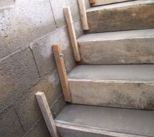 Escalier termin&eacute; du sous-sol