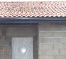 Passe de toit que nous avons peintes en grise antracite