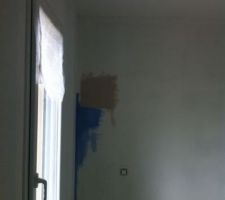 Essais de couleur chambre garçon.
Le lavande devait être bleu
Le beige rosé devait être beige.
Raté, on ira chercher une autre couleur pour baby boy.