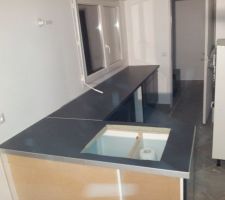 Le trou pour la plaque induction