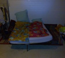 Quand la caravane devient vraiment petite, on campe dans le garage.