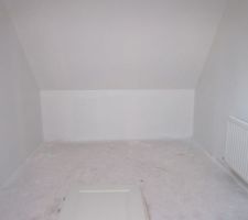 Notre future chambre toute de blanc v&eacute;tue