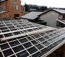 Vue de dessus de la toiture de garage