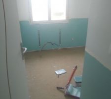 Première couche de vert dans la chambre de notre n°3