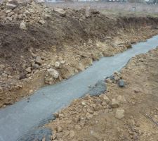 2 jours apres le coulage (c'est le cot&eacute; sans eau)