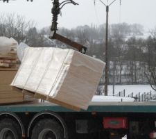 Les panneaux de plancher, osb 18mm
assemblage rainures et languettes, pose vissée