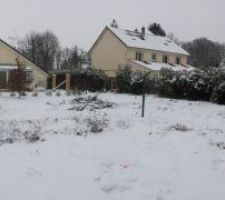 Terrain enneig&eacute;e (vue du fond)