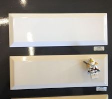 Fa&iuml;ence cuisine blanc en 22,5 (et bonus !)