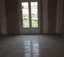 Carrelage et électricité au séjour