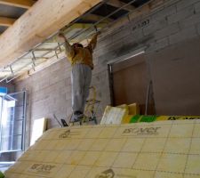 Début de pose rails et isolant sur rampan