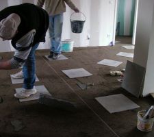 14 fevr : Chape et carrelage rdc