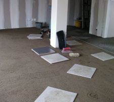 14 fevr : Chape et carrelage rdc