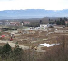 L'ensemble du lotissement, vue du coteau. Notre terrain est dans l'angle gauche