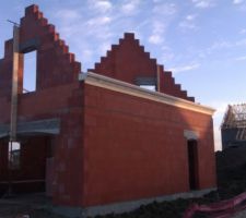 D&eacute;but de la pose des corniches