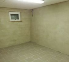 Crépis et carrelage dans la chaufferie