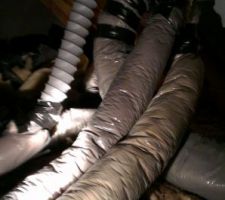 Caisson VMC fix&eacute; &agrave; la charpente