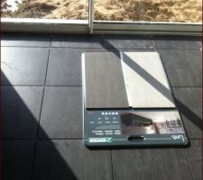 Du coup l'inverse, en fond carrelage re&ccedil;u, dessus, &eacute;chantillon du carrelage choisi...