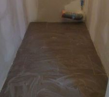 Carrelage pos&eacute;