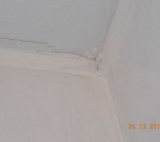 Autre vue d'un angle au plafond