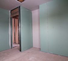 Cloisons salle de bains enfants