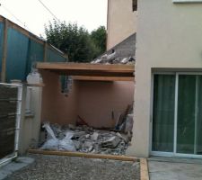 Démolition du garage.