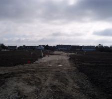 Rue principale depuis l'avenue Marie CURIE