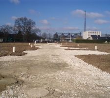 Rue principale depuis l?acc&egrave;s par le lotissement rue Romy Schneider