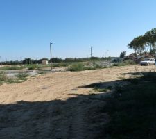 Qu'il est grand ce terrain!!