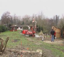 D&eacute;but du forage des micropieux.