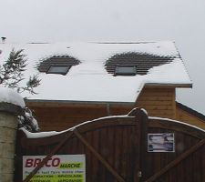 Tiens! on dirait qu'il y a un probleme avec l'isolation des Velux... on en reparlera.