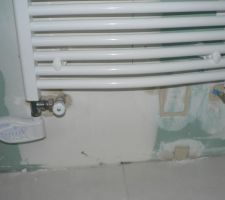 Radiateur mixte salle de bains étage