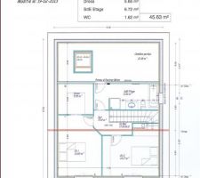 Etage

A noter la hauteur sous plafond d'1m80 de part et d'autre de la partie habitable.