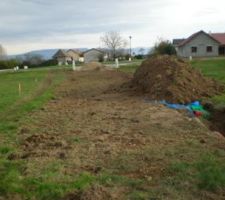 VRD, vue du terrain, avec maison de Aurel en fond!