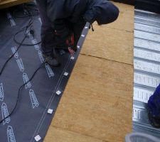 Fixation isolant chape