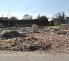 La pose des premiers parpains de la dalle