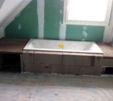 Pr&eacute;paration du "bloc" baignoire