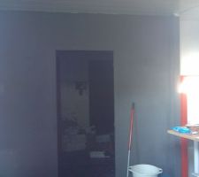 Vue salon donnant sur garage