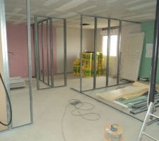 Les cloisons &agrave; l'&eacute;tage se montent !