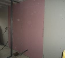 Cloison pour supporter la chaleur de la chemin&eacute;e