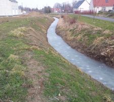 Ruisseau au bout du jardin.