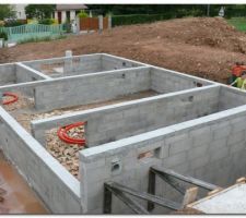 Arase de la maison décoffrée