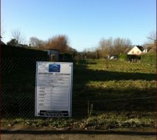 Pose du panneau de chantier