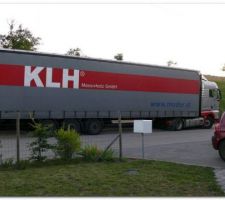 Camion klh : la maison est garéee devant chez nous !