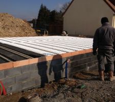 On apercois un peu le sacre mon de terre derriere snif yan a vraiment beaucoup