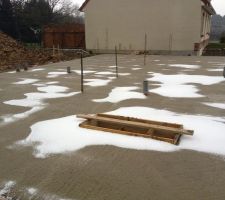 Deux jours apres coulage, maintenant la neige !!!!!!!!