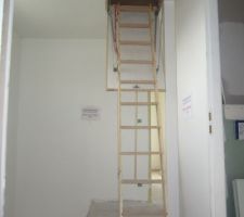 Vue de l'escalier escamotable pour Maeva