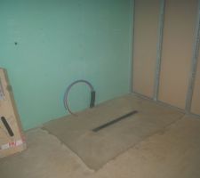 Réservation douche a l'italienne 1m20 x 1m80 en cours avec caniveau de sol