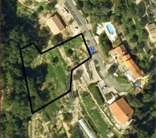 Vue a&eacute;rienne du terrain(Merci Mr google)