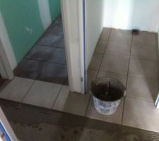 Dégagement salle de bain en cours de pose